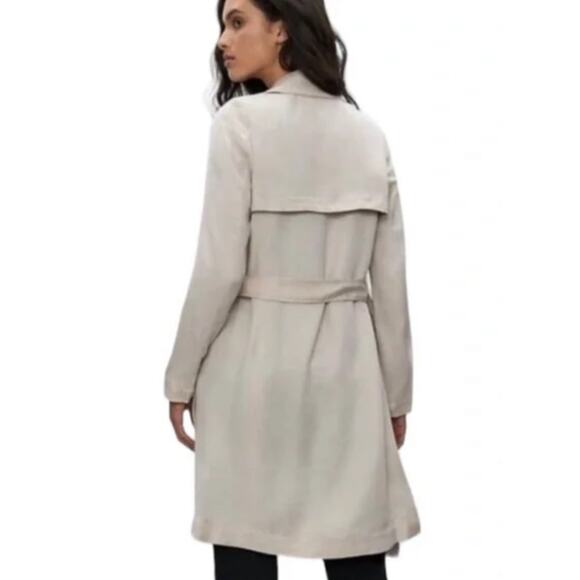 Aritzia Babaton Lawson Lightweight Trench Coat Cream Size Large - Picture 3 of 12
